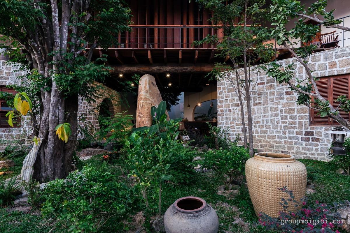 Ngôi nhà tại Nha Trang khiến khách ngỡ như lạc về Tây Bắc