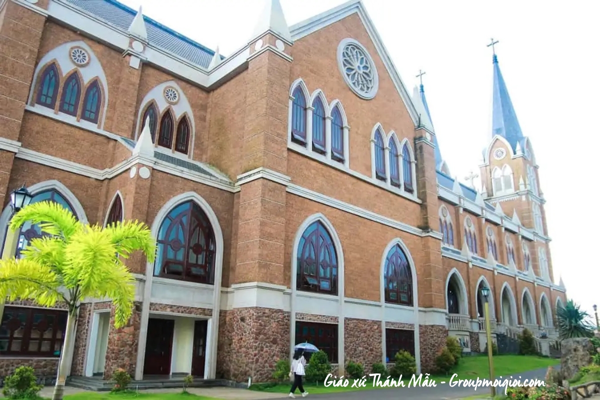 Nhà thờ giáo xứ Thánh Mẫu Bảo Lộc