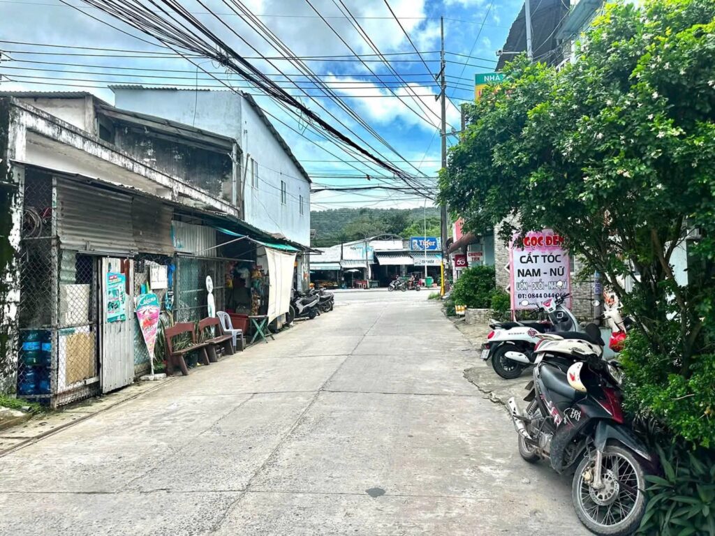 Bán đất mặt tiền kinh doanh chợ Loan Sang Dương Tơ 157.3m2 full thổ cư